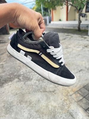 Sepatu vans