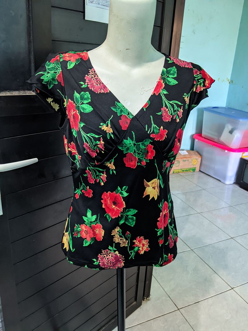 Minimalist Shirt Wanita multicolor