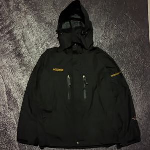 Columbia Gorpcore Windbreaker Pria black
