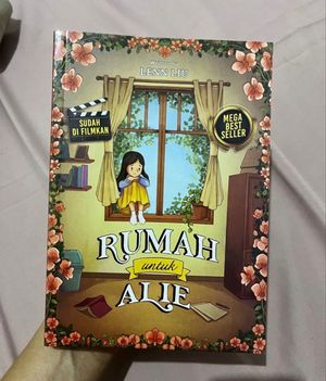 Novel Rumah untuk Alie - Lenn Liu