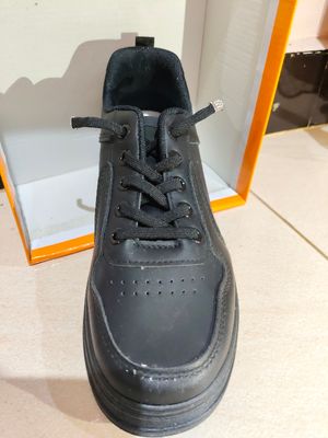 NEW! ST MORITZ Sneakers Casual Cewek ALL BLACK - SIZE 38 - B