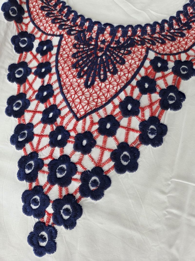 White Embroidered Sleeveless Top, foto 4