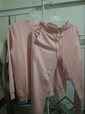 Oneset olahraga wanita
