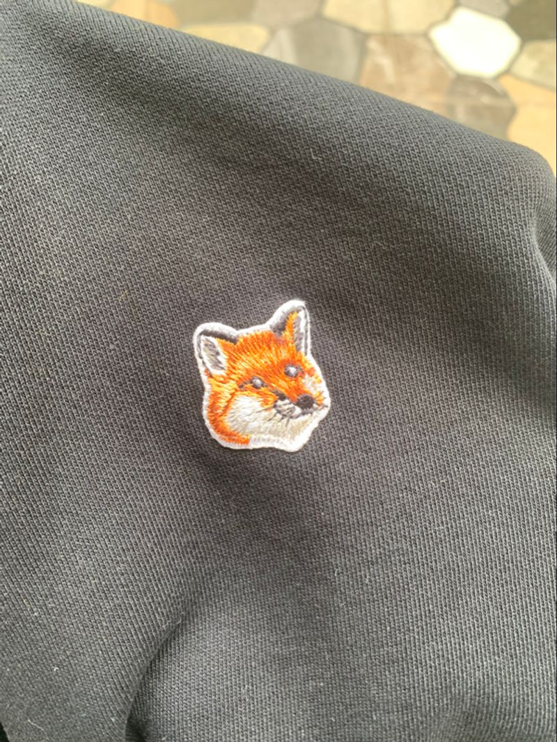 GRATIS ONGKIR! MAISON KITSUNE SWEATER, foto 6