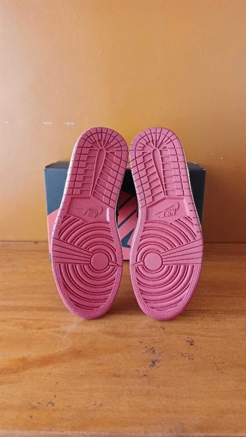 AJ 1 High Varsity 85/Reserve Banned, foto 7