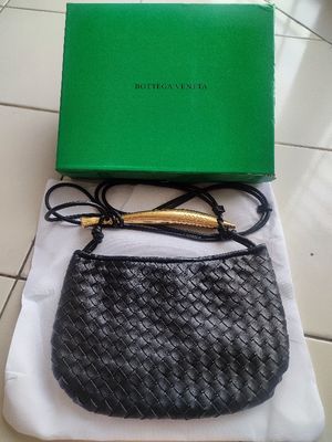 BV shoulder bag black