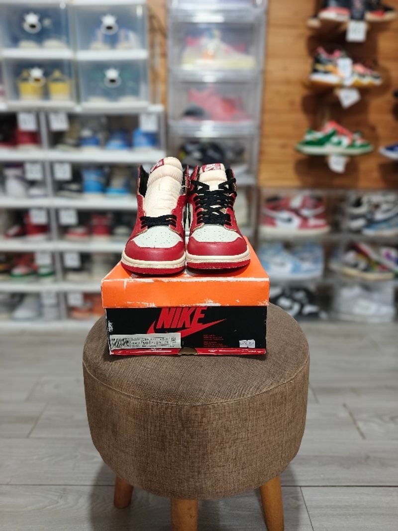 AJ 1 Retro High Chicago Lost And Found 44, foto 4
