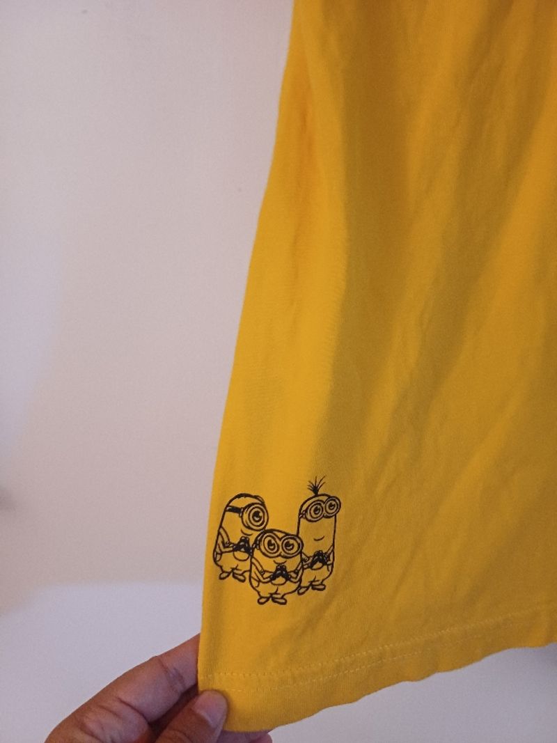 Kaos kuning uniqlo x minion, foto 5