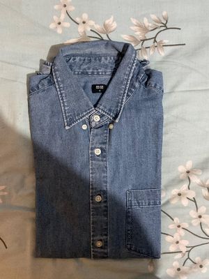 UNIQLO KEMEJA DENIM