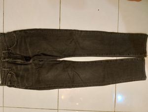 Celana jeans Levis