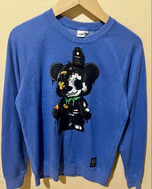 Cn sweater