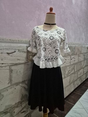 Crop Top Putih Bunga || Korean Style || Preloved