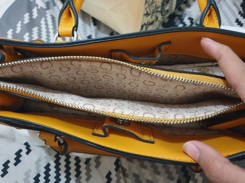 Tas guess ori warna kuning, foto 3