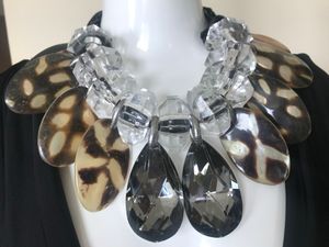 Kalung batu besar