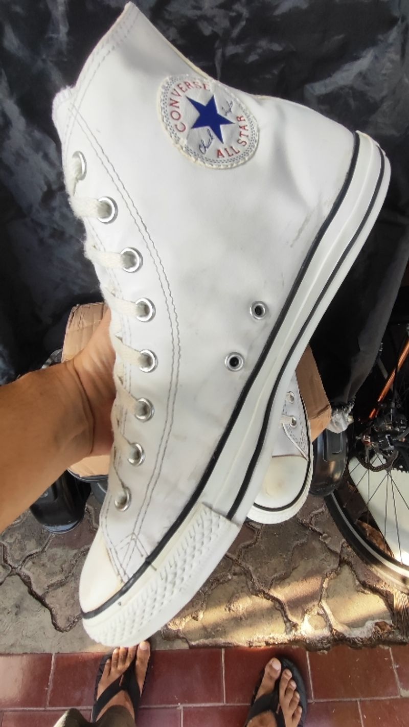 CONVERSE
CT Classic Leather
White
Size 45▫️29.5 Cm, foto 3