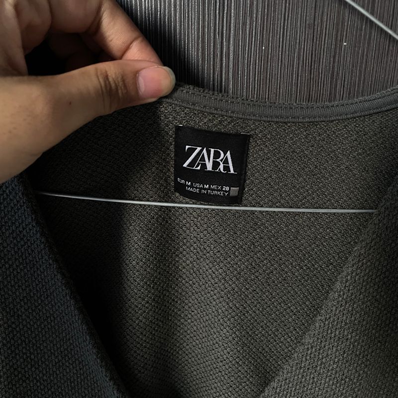 Zara Vest, foto 2