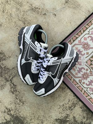 Nike Zoom Vomero 5 Dark Gray Black