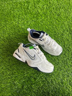 NIKE AIR MONARCH