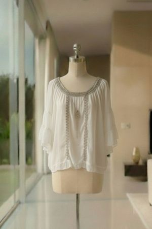 Axes Femme Cream Batwing