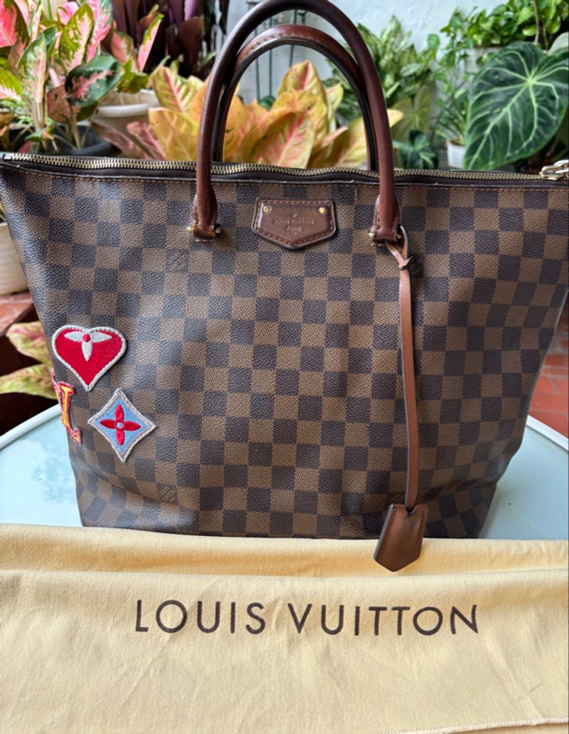 Louis Vuitton Authentic 2014, foto 2