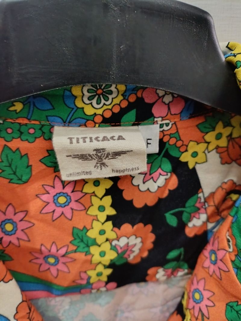 Kemejan Aloha Titicaca, foto 2