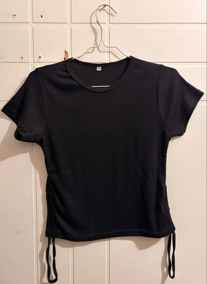 Ribbed Black Crop Top Tali serut samping