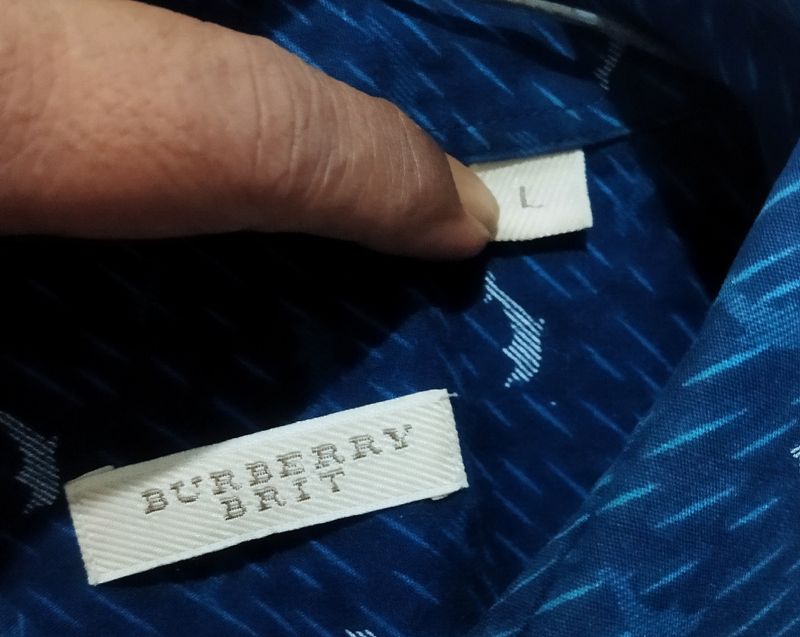 Kemeja motif Burberry Brit, foto 3