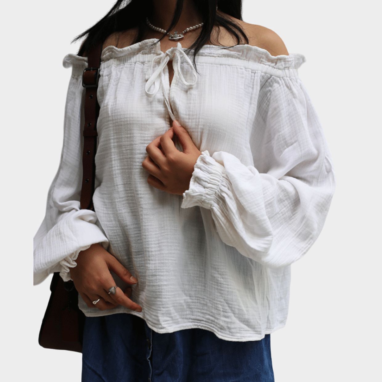 White Sabrina Top 🩸 Fit to