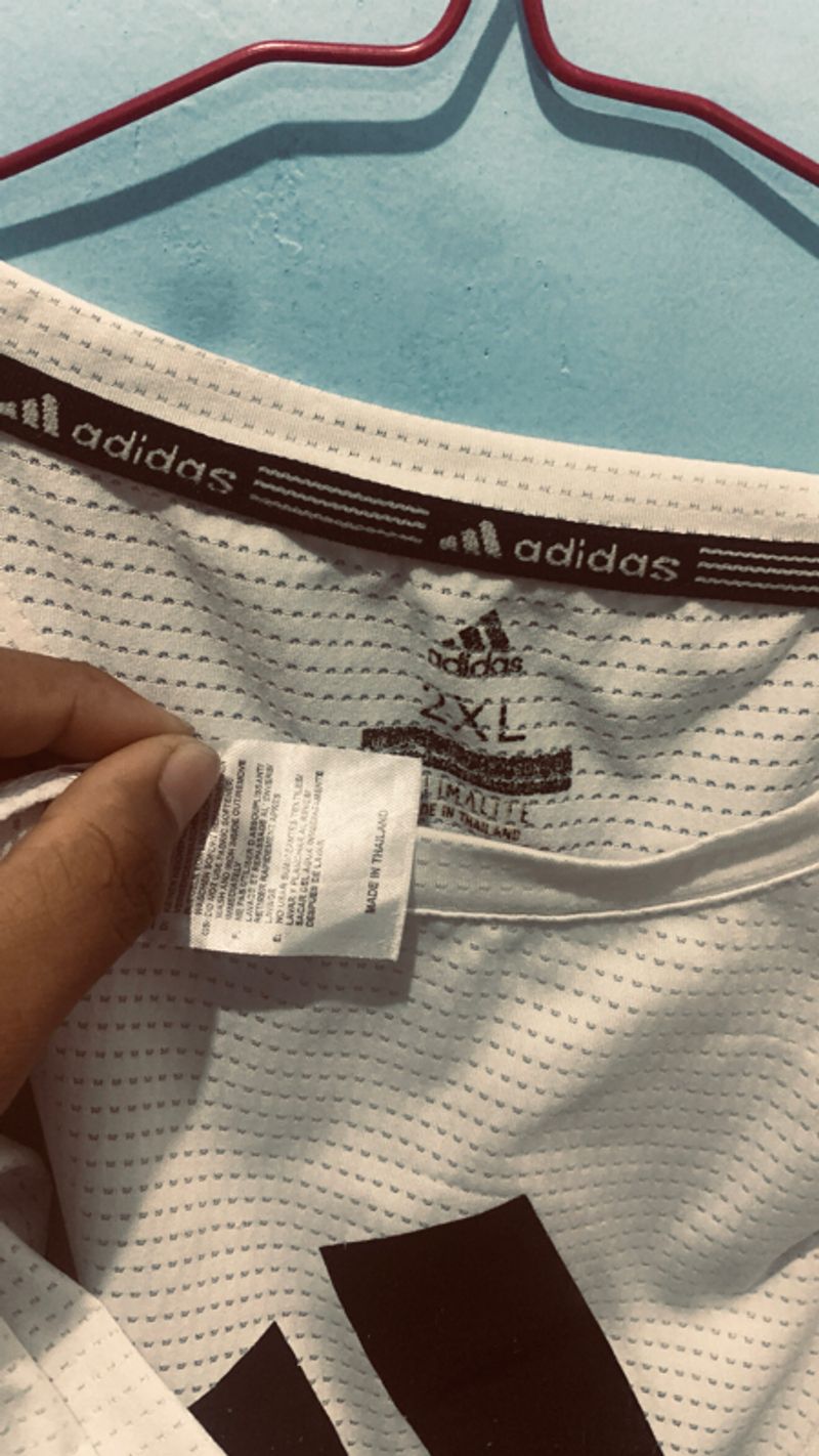 kaos adi, foto 3