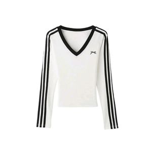 v neck slim fit