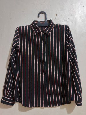 Kemeja salur wanita