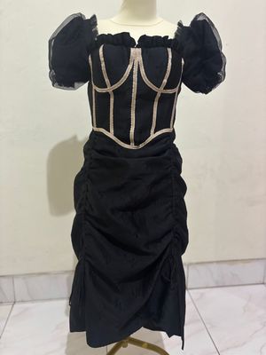 Black midi dress party