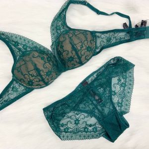 Victoria’s Secret Minimalist Wanita