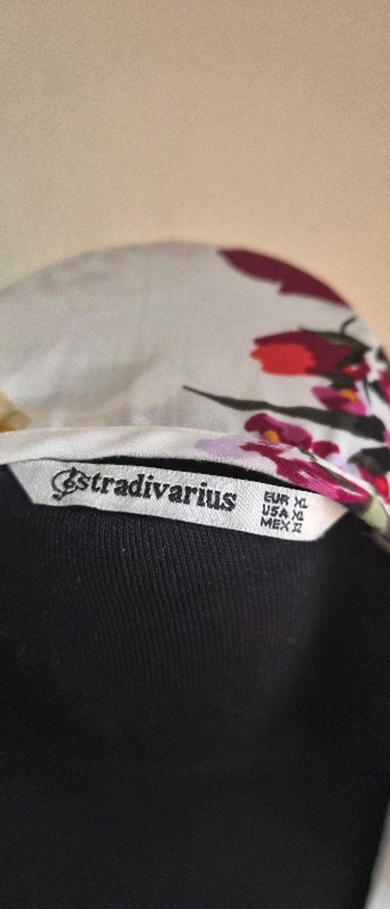 Atasan Stradivarius, foto 3