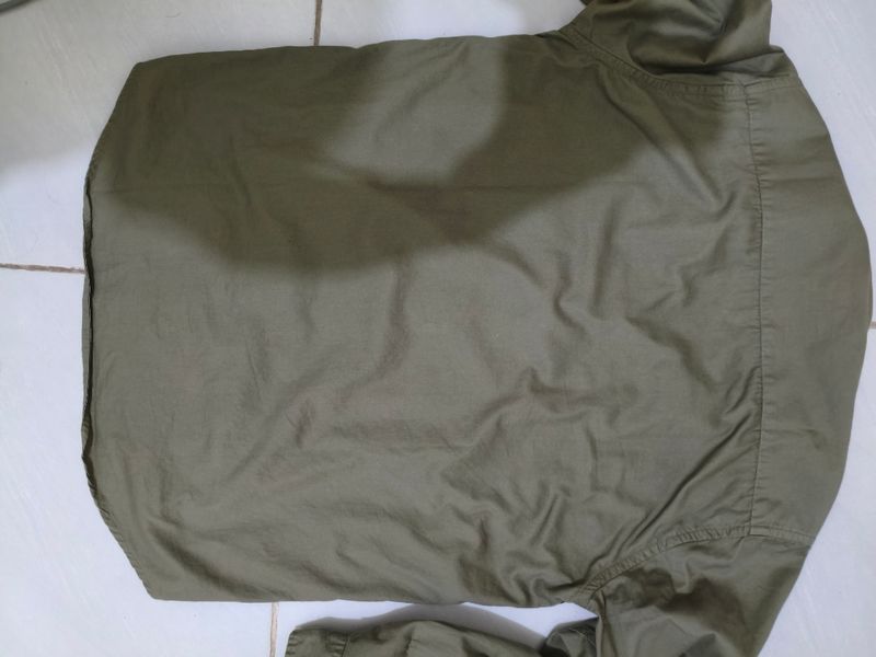 Kemeja warna hijau, foto 3