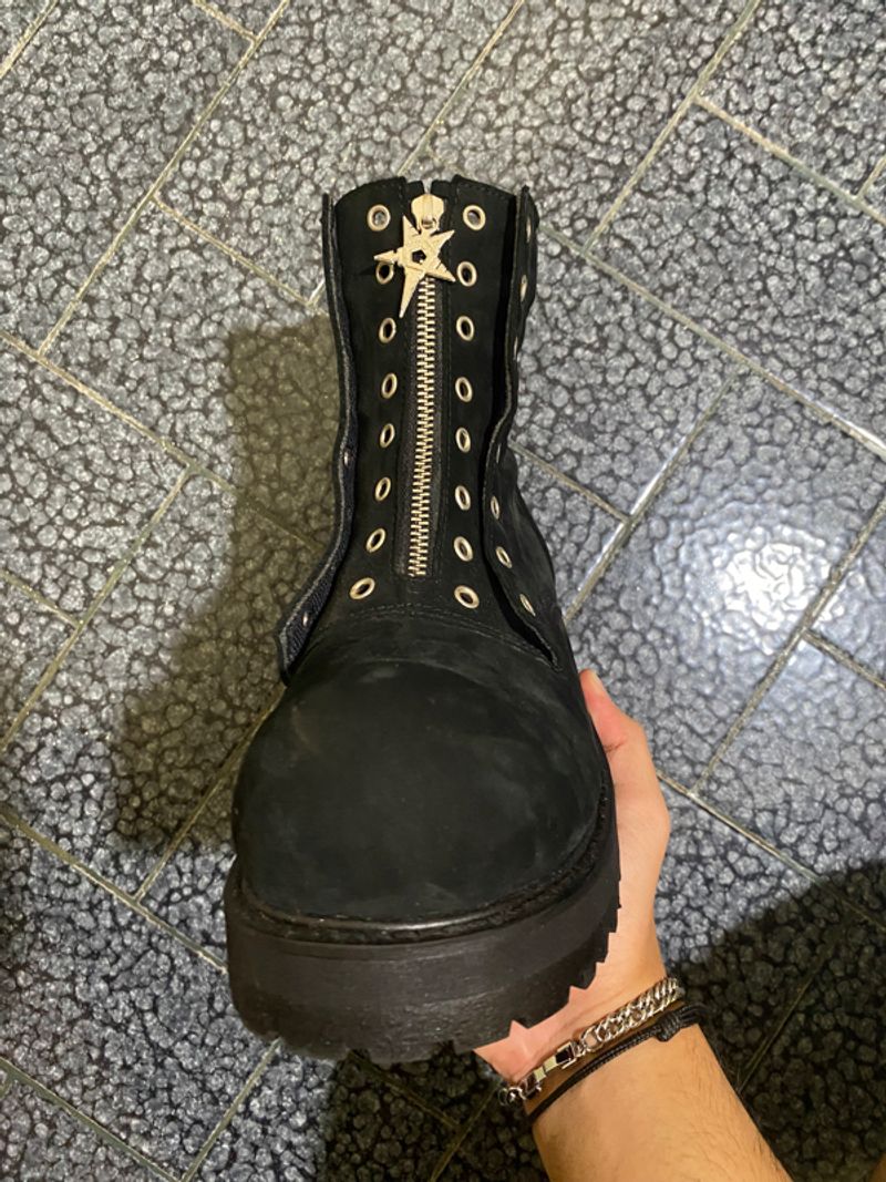 Hecates Boots, foto 2