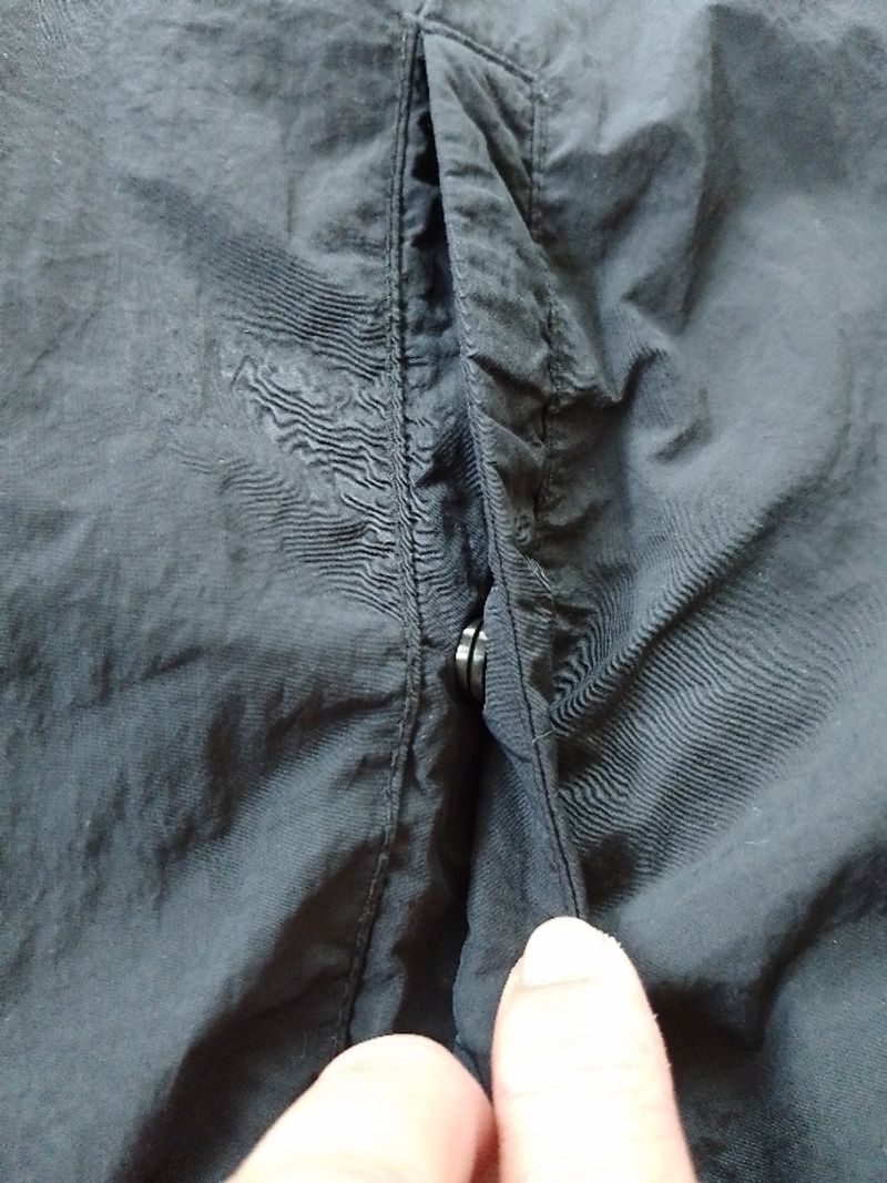 Uniqlo Parasut Windbreaker Halfzip Hitam Second, foto 5