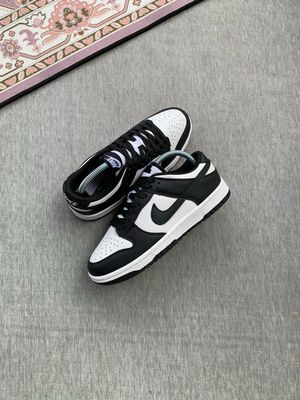 Nike SB Dunk Low Retro Black White Panda