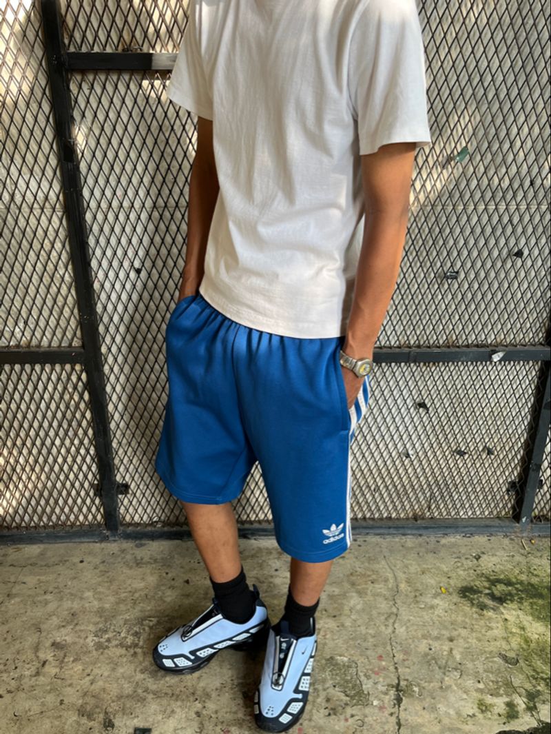 Vintage Adidas Shortpants Blue Stripes, foto 3