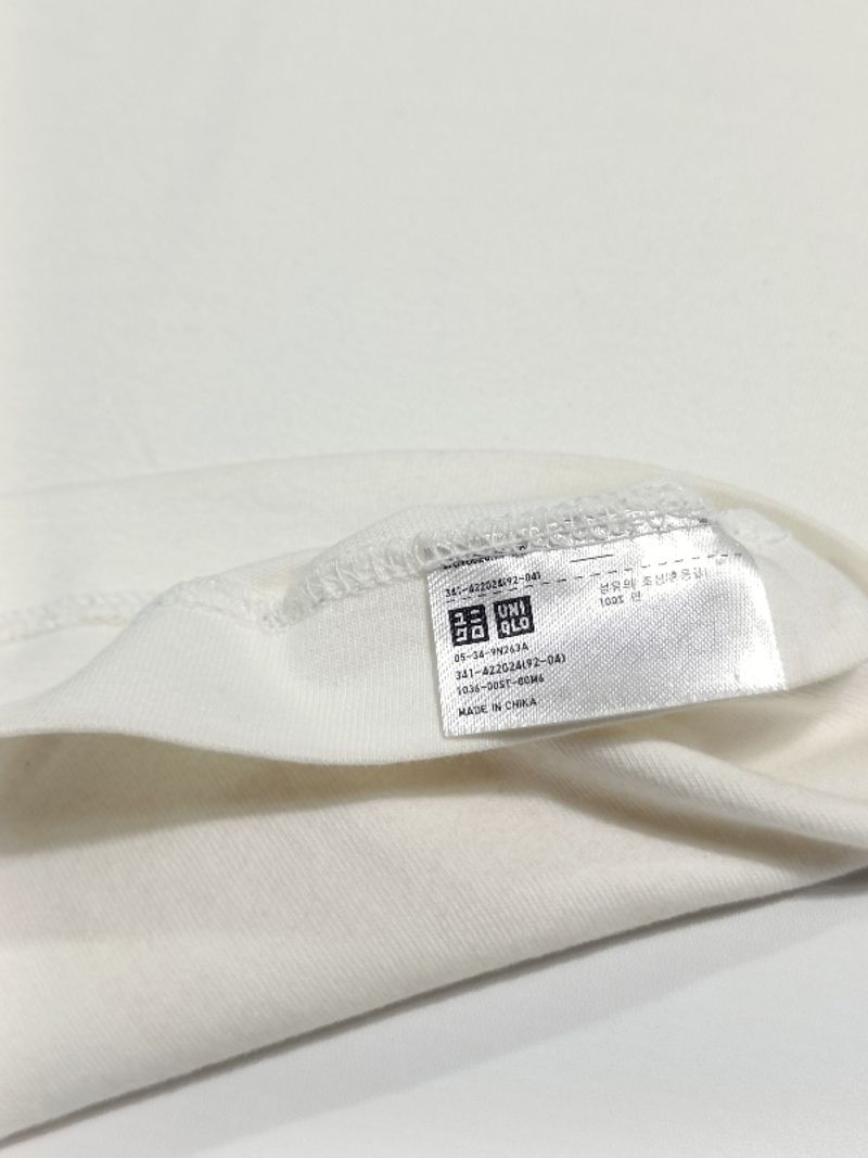 KAWS x Uniqlo BFF Pocket Tee White, foto 3