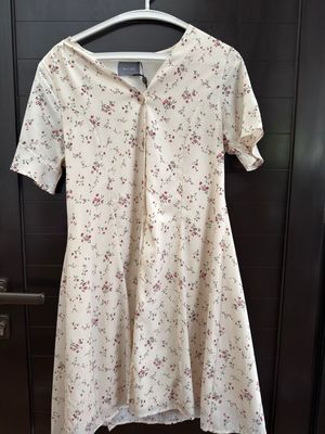 Dress bunga