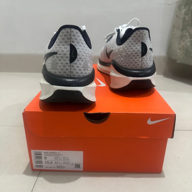Sepatu NIKE Running Vomero 17, foto 2