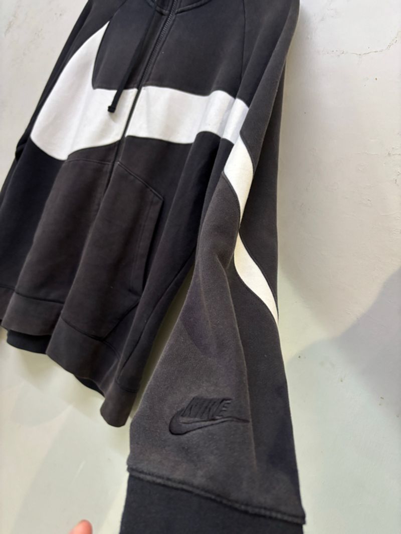 nike big swoosh, foto 2