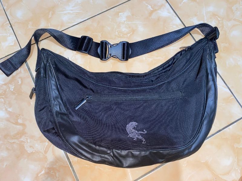 Onitsuka Tiger Black Embroidered Shoulder Bag, foto 6