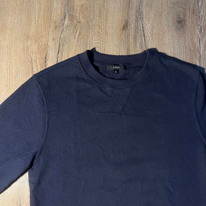 crewneck biru navy, foto 2
