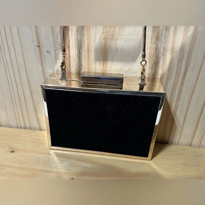 CHARLES & KEITH Clutch Pesta, foto 4