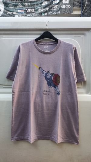 kaos anime Gundam x Uniqlo