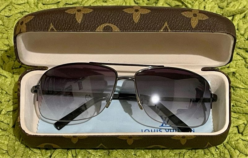 LV aviator sunglasses with a metal frame, foto 2