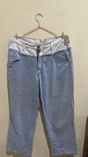 levi's biru muda