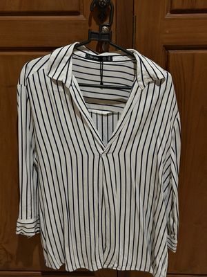 Bershka Shirt with blue stripes
